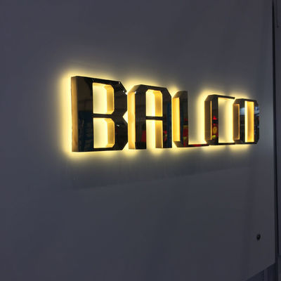 Galvanisierungsschrauben-Berg des goldspiegel-Metallhintergrundbeleuchteter Buchstabe-Zeichen-M4