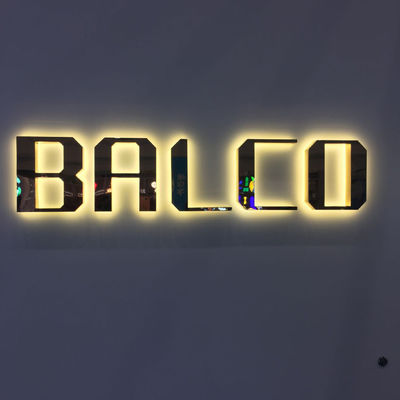 Galvanisierungsschrauben-Berg des goldspiegel-Metallhintergrundbeleuchteter Buchstabe-Zeichen-M4