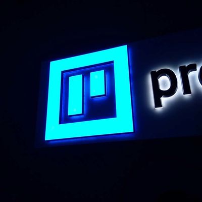 Lichtdurchlässige hintergrundbeleuchtete Buchstabe-acrylsauerzeichen Shopfront 40cm für Firmen