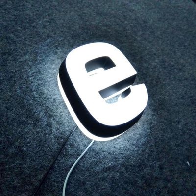 Doppelte Gesichter, die LED-Acrylbuchstabe-Edelstahl-Beschriftung Signage AC110V-240V beleuchten