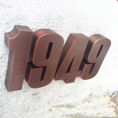 Stahlhaus-Weinlese-Metallbuchstaben und Zahl-Zeichen saures AntiuL