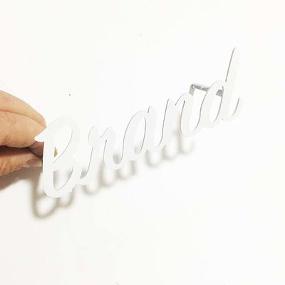 Flacher Schnitt-bürstete weißes Farben-Metallbuchstabe-Zeichen Buchstabe Signage des Kanal-SS304