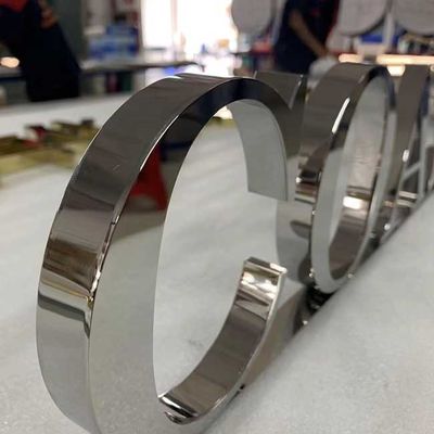 Fabrizierte Metallbuchstaben des Alphabet-Buchstabe Shopfront-Signage-silberne Spiegel-2cm Stärke