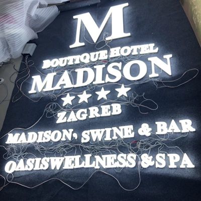 12mm Acrylic Company Logo Wall Sign Aluminum Channel beschriftet Antirost