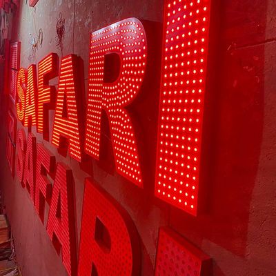 Einkaufszentrenriese-Licht herauf Stärke der Buchstabe-Zeichen-10cm