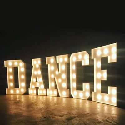 HIGHSPAN-Weinlese-Festzelt-Buchstabe-Zeichen 4ft mit Glühlampen