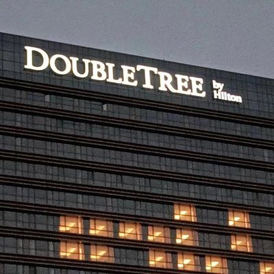 Geführte helle Kanal-Buchstaben Firmennamen-Logo Building Signs 3d