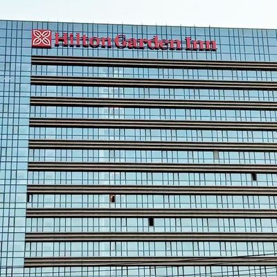 3-5mm errichtende Zeichen-UVfabrizierte Edelstahl-Acryldruckbuchstaben