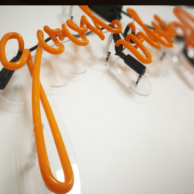 Kundenspezifische Leuchtreklame-gute Schwingungen der Stangen-Dekorations-10kv nur mit Acrylbrett