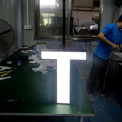 Acrylmetallbuchstabe des decken-Berg-3D unterzeichnet schwarze Farbe für Wand